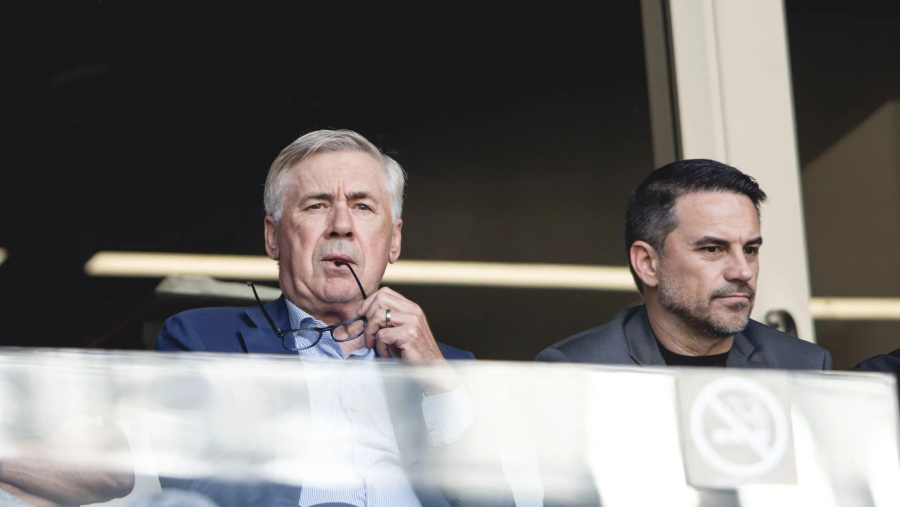 Carlo Ancelotti observa Bahia x Santos